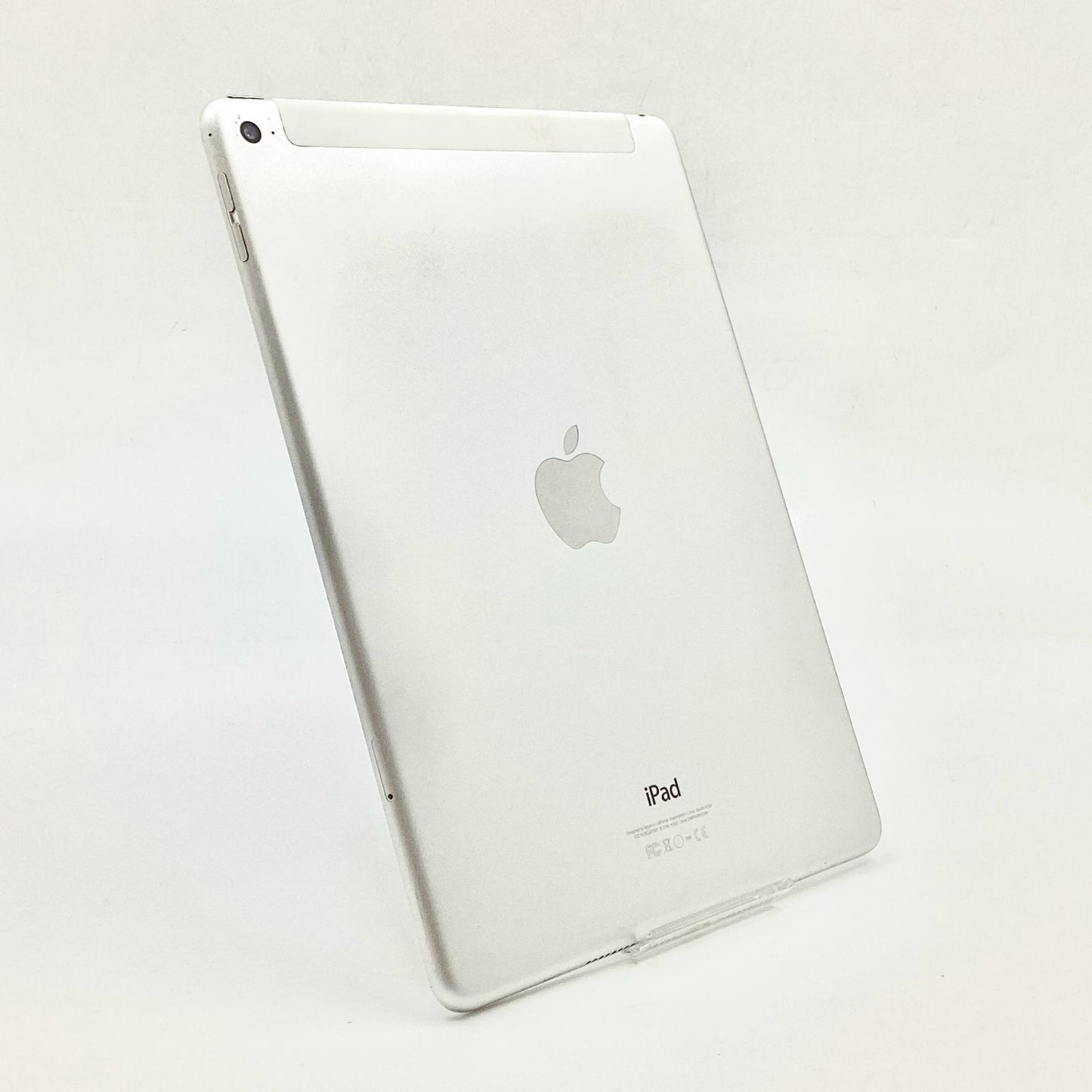 【全額返金保証】【最速発送】Apple iPad iPad Air 9.7インチ 第2世代 32GB シルバー WiFi+Cellular Softbank 白ロム 動作確認済