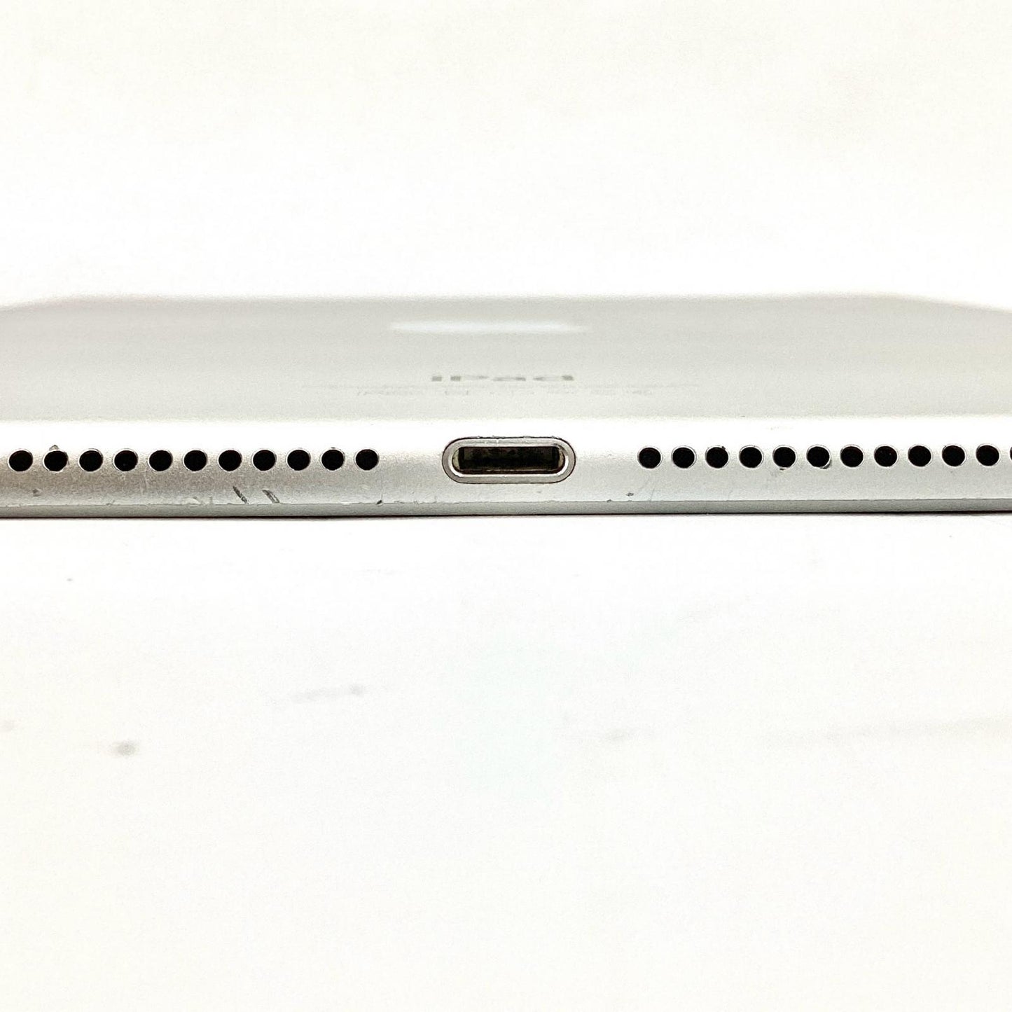 【全額返金保証】【最速発送】Apple iPad iPad Air 9.7インチ 第2世代 32GB シルバー WiFi+Cellular Softbank 白ロム 動作確認済