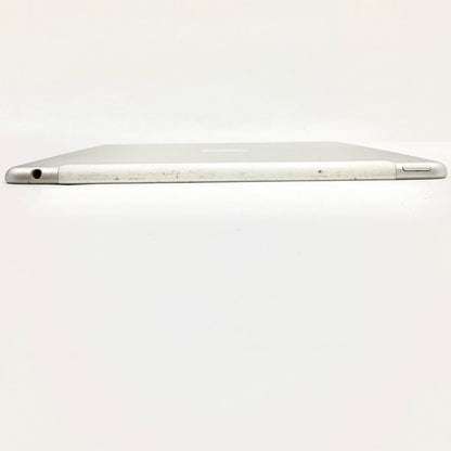【全額返金保証】【最速発送】Apple iPad iPad Air 9.7インチ 第2世代 32GB シルバー WiFi+Cellular Softbank 白ロム 動作確認済