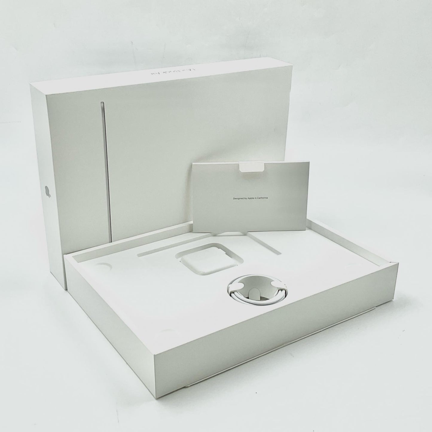 【全額返金保証】【最速発送】Apple MacBook Air 13インチ 2025 Apple M4 16GB SSD 256GB シルバー 100% 美品 動作確認済
