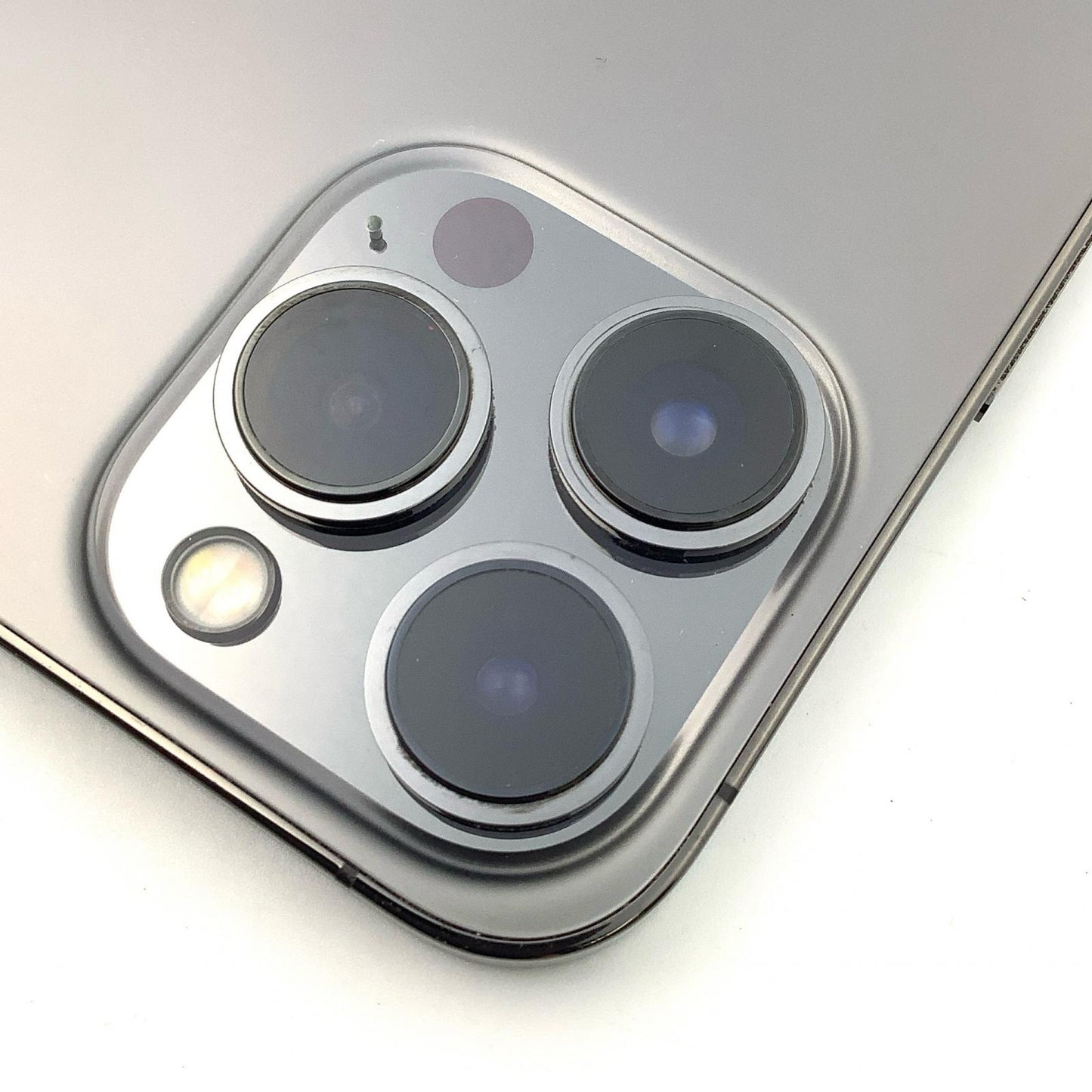 【全額返金保証】【最速発送】Apple iPhone iPhone Pro 13 Pro 128GB グラファイト au 動作確認済 83%