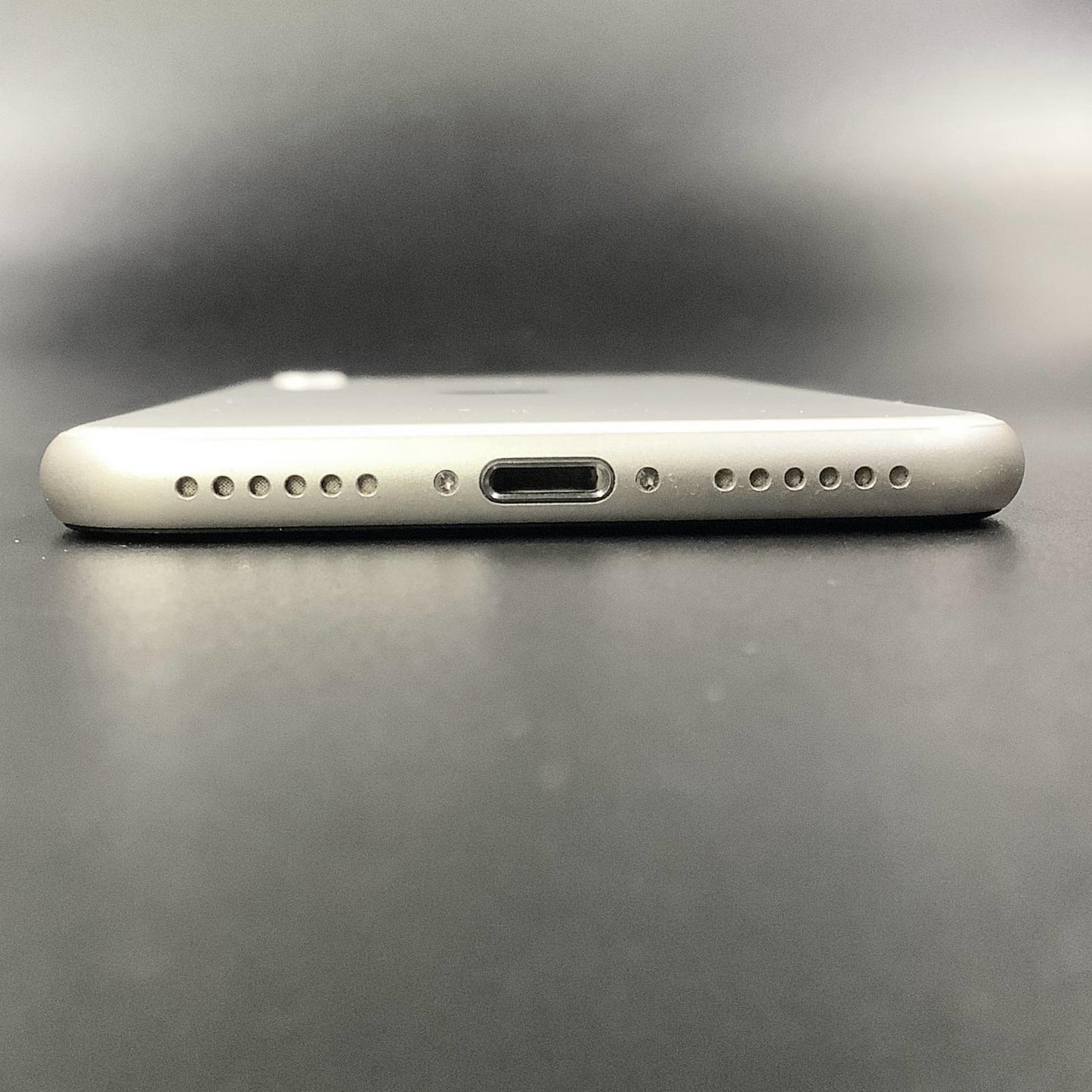 【全額返金保証】【最速発送】Apple iPhone iPhone SE（第3世代） 128GB スターライト Softbank 美品 動作確認済 85%