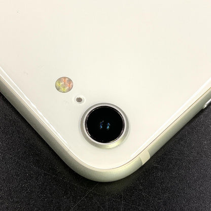 【全額返金保証】【最速発送】Apple iPhone iPhone SE（第2世代） 64GB ホワイト au 白ロム 動作確認済 79%