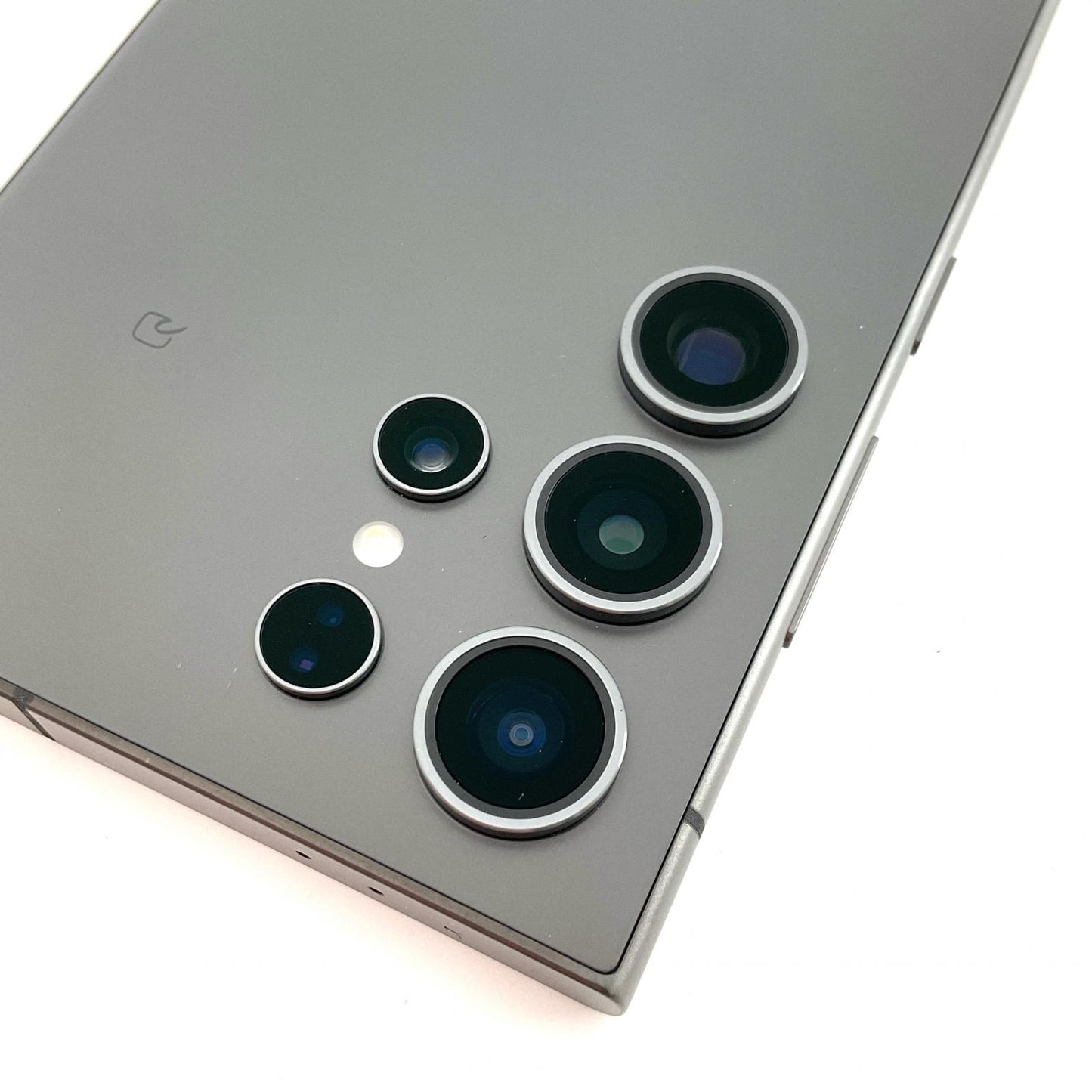 【全額返金保証】【最速発送】SAMSUNG Galaxy S24 Ultra 256GB チタニウムブラック au SCG26 動作確認済