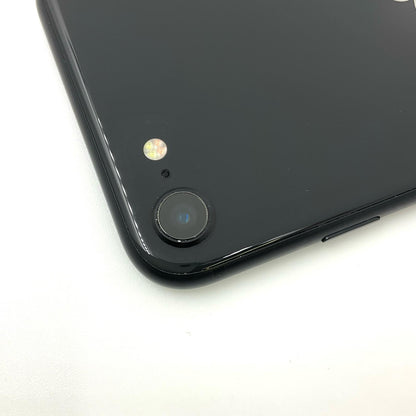 【全額返金保証】【最速発送】Apple iPhone iPhone SE（第2世代） 64GB ブラック docomo SIMフリー 白ロム 動作確認済 81%