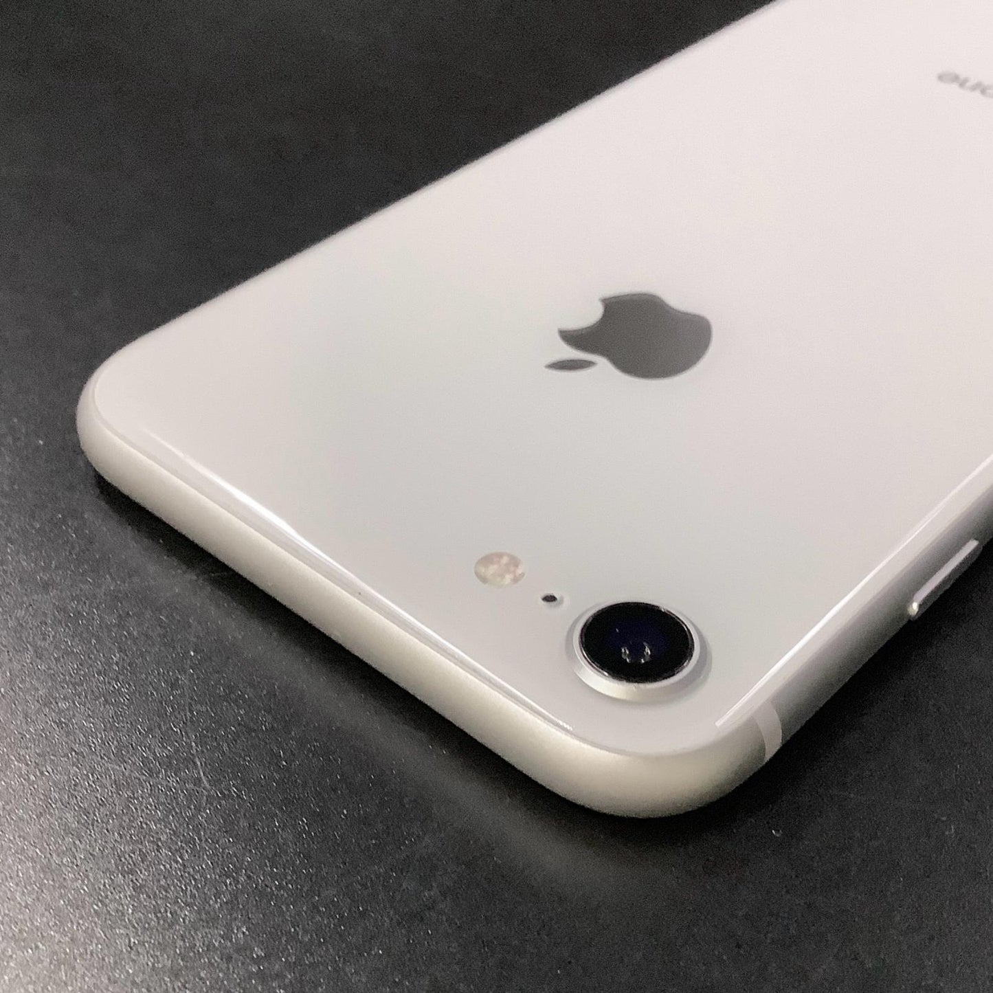【最速発送】Apple iPhone iPhone 8 64GB シルバー Softbank 白ロム【難有】 74%