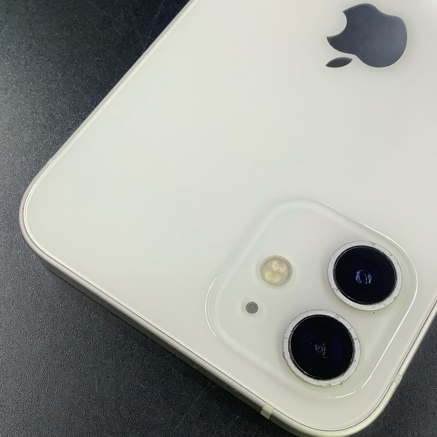 【全額返金保証】【最速発送】Apple iPhone iPhone 12 128GB ホワイト docomo 白ロム 動作確認済 79%