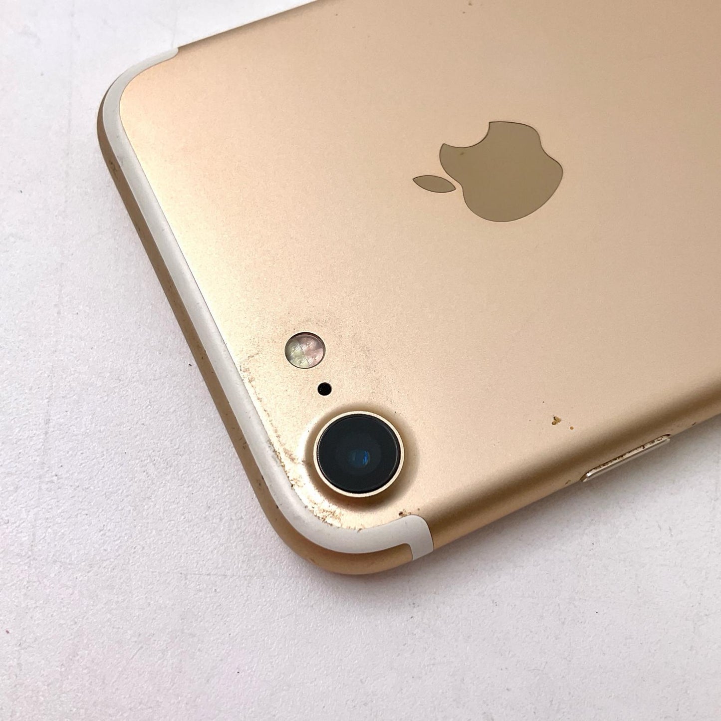 【全額返金保証】【最速発送】Apple iPhone iPhone 7 128GB ゴールド Softbank 白ロム 動作確認済 79%