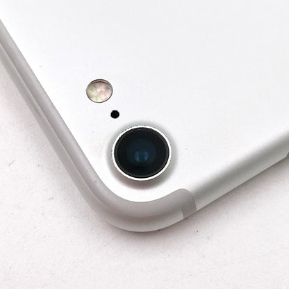【全額返金保証】【最速発送】Apple iPhone iPhone 7 32GB シルバー au 白ロム 動作確認済 77%