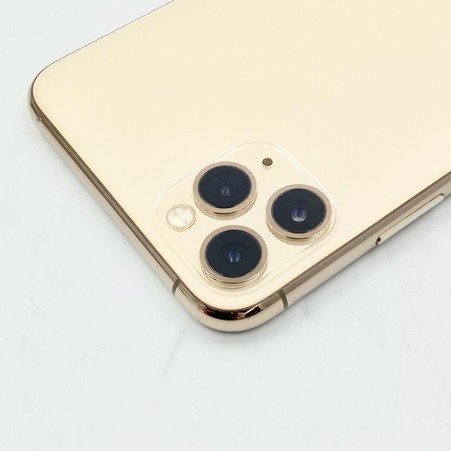 【全額返金保証】【最速発送】Apple iPhone iPhone 11 Pro Max 64GB ゴールド Softbank 白ロム 動作確認済 87%
