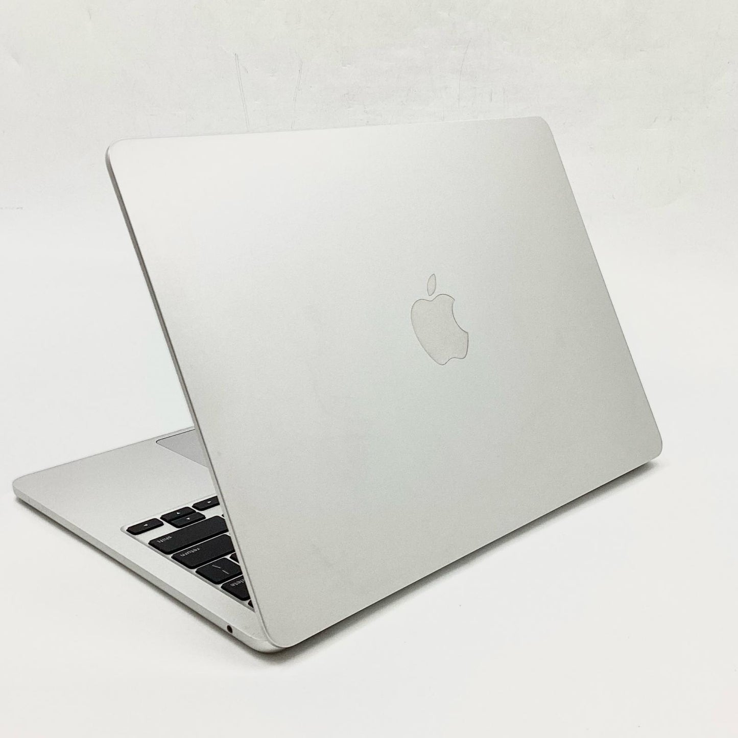 【全額返金保証】【最速発送】Apple MacBook Air 13.6インチ 2022 Apple M2 16GB SSD 512GB シルバー 84.2% 動作確認済