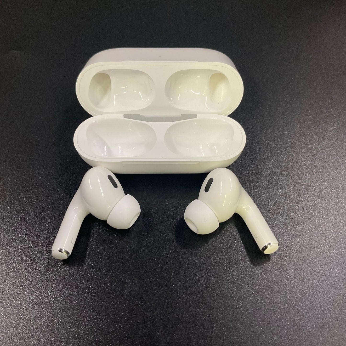 【全額返金保証】【最速発送】Apple AirPods Pro 第2世代 MQD83J/A 超美品 動作確認済