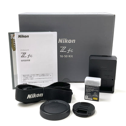 【全額返金保証】【最速発送】Nikon デジタル一眼 Z fc 16-50 VR レンズキット シルバー 超美品 動作確認済
