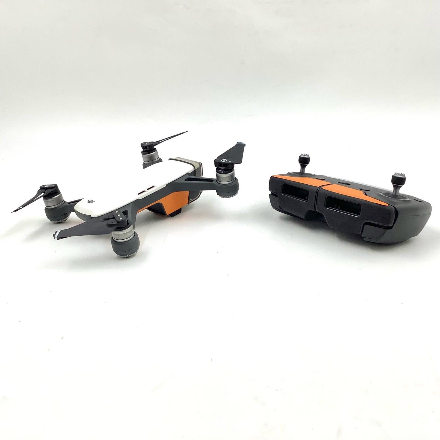【全額返金保証】【最速発送】DJI Spark [アルペンホワイト] 美品 動作確認済