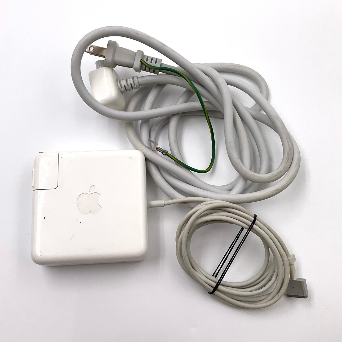 【全額返金保証】【最速発送】Apple MacBook Pro 15インチ 2013 2.6Ghz クアッドコアIntel Core i7 16GB SSD 1TB シルバー 89.4% 動作確認済