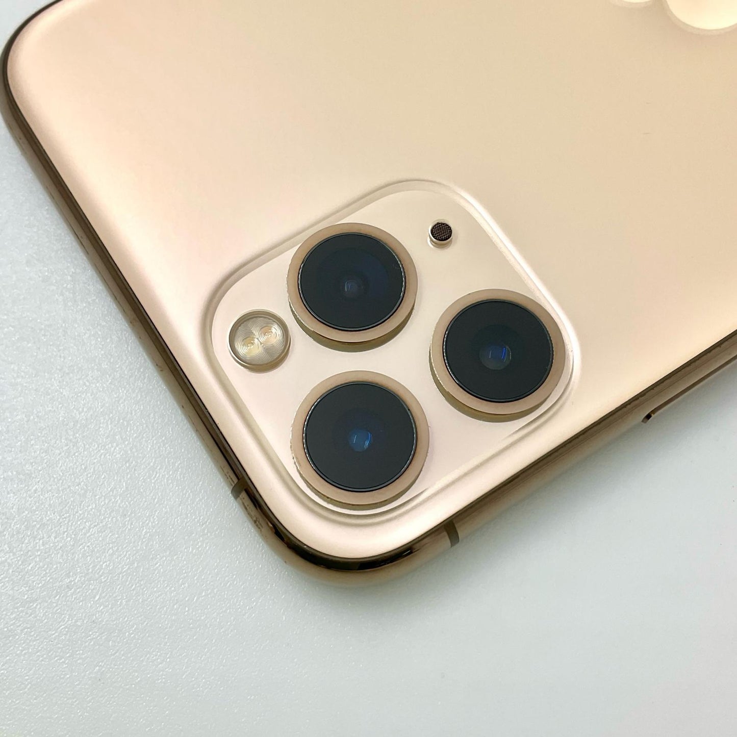 【全額返金保証】【最速発送】Apple iPhone iPhone 11 Pro 256GB ゴールド au 白ロム 動作確認済 73%