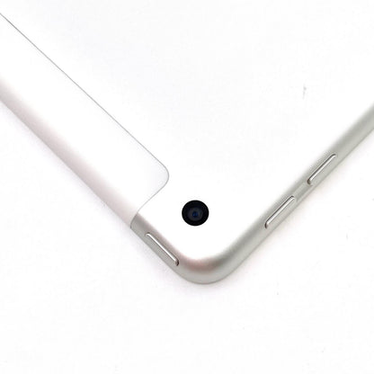 【全額返金保証】【最速発送】Apple iPad iPad 9.7インチ 第5世代 32GB シルバー WiFi+Cellular docomo 白ロム 動作確認済