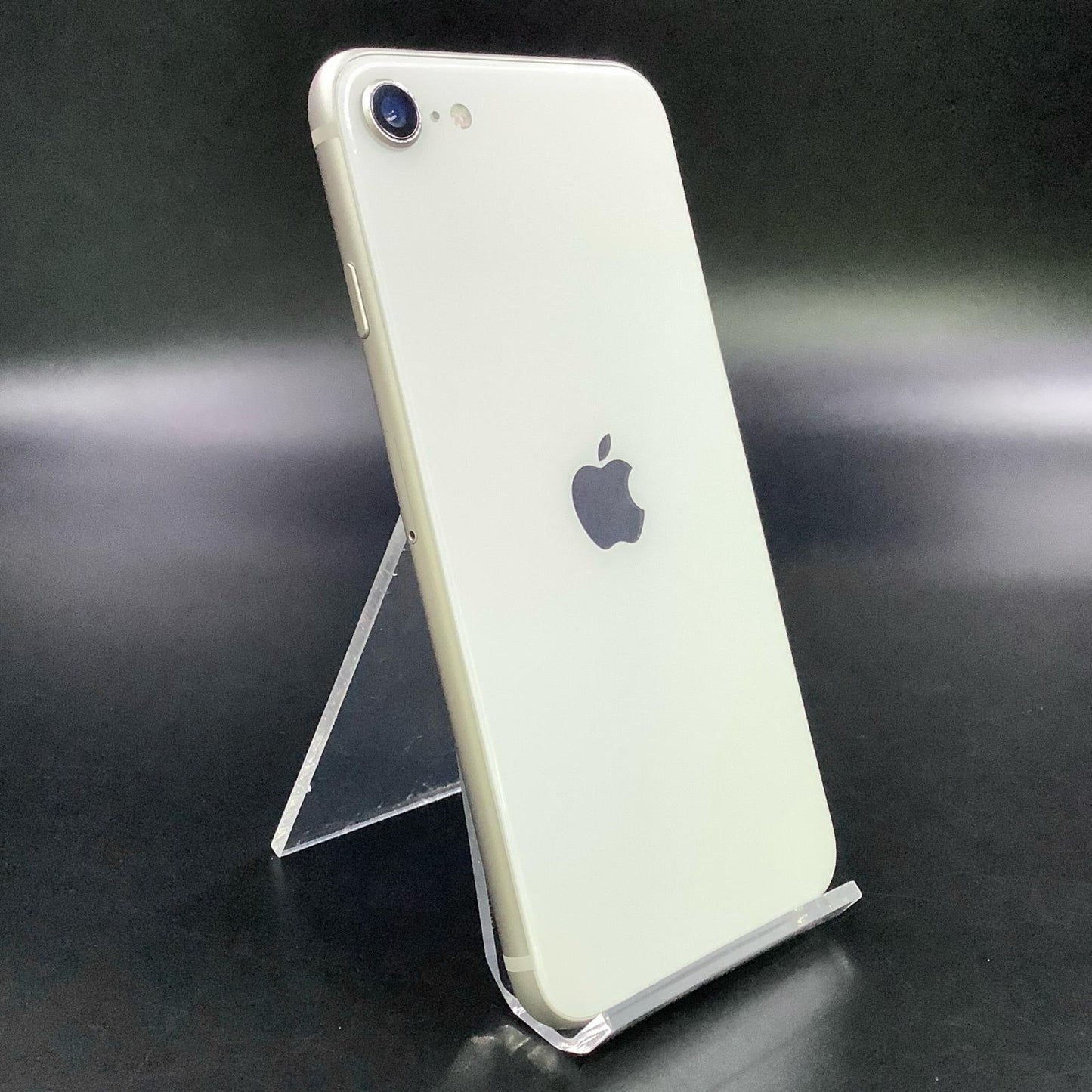 【全額返金保証】【最速発送】Apple iPhone iPhone SE（第3世代） 64GB スターライト au 白ロム 動作確認済 80%