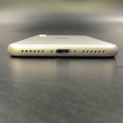 【全額返金保証】【最速発送】Apple iPhone iPhone SE（第3世代） 64GB スターライト au 白ロム 動作確認済 80%