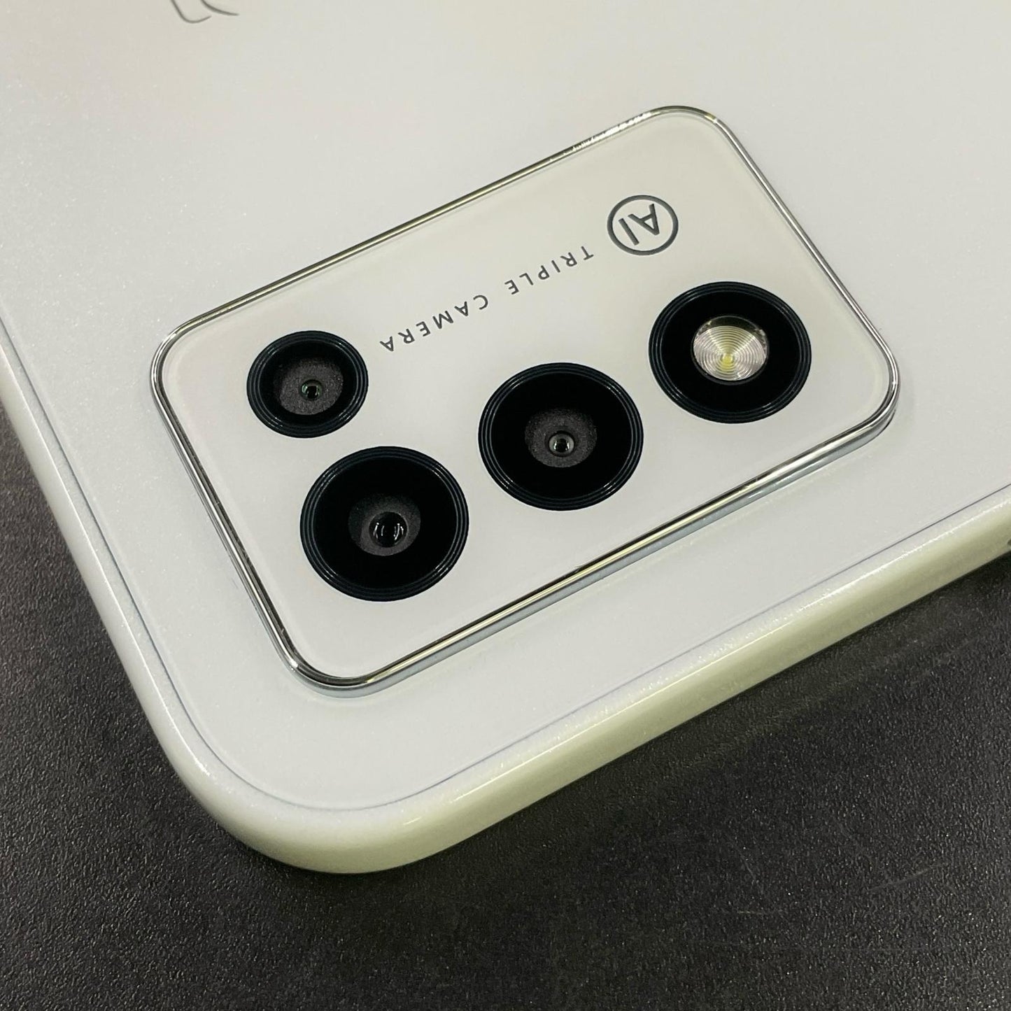 【全額返金保証】【最速発送】ZTE Libero 5G III 64GB ホワイト Softbank SIMフリー A202ZT 白ロム 超美品 動作確認済