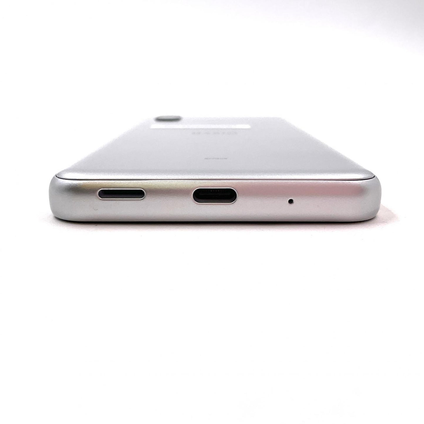 【全額返金保証】【最速発送】SHARP BASIO active 64GB シルバー SIMフリー SHG09 白ロム 美品 動作確認済