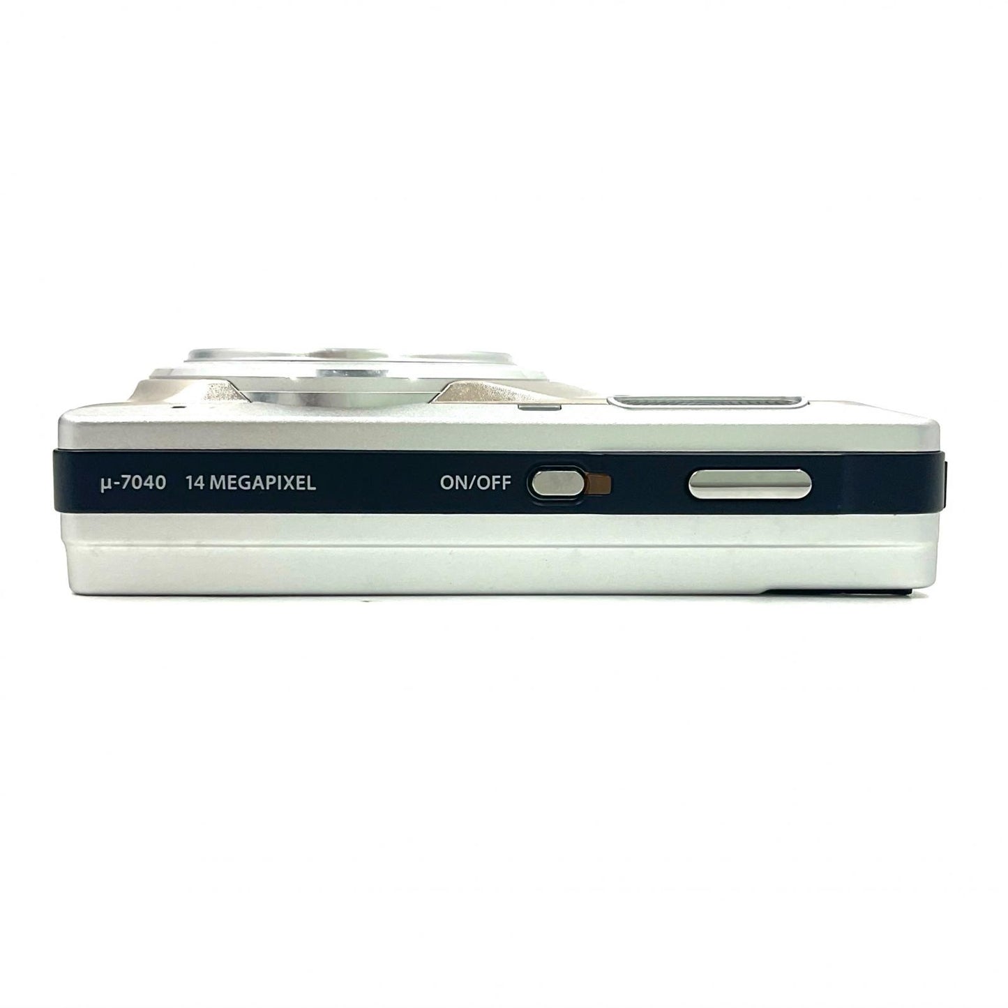 【全額返金保証】【最速発送】OLYMPUS コンパクトデジタルカメラ μ-7040 チタニウムシルバー 美品 動作確認済