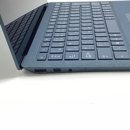 【全額返金保証】【最速発送】Microsoft Surface Laptop 2 1840 Intel(R) Core(TM) i5-8250U CPU @1.60GHz (1.80GHZ) 8GB M.2 SSD 256GB 98.2% 動作確認済