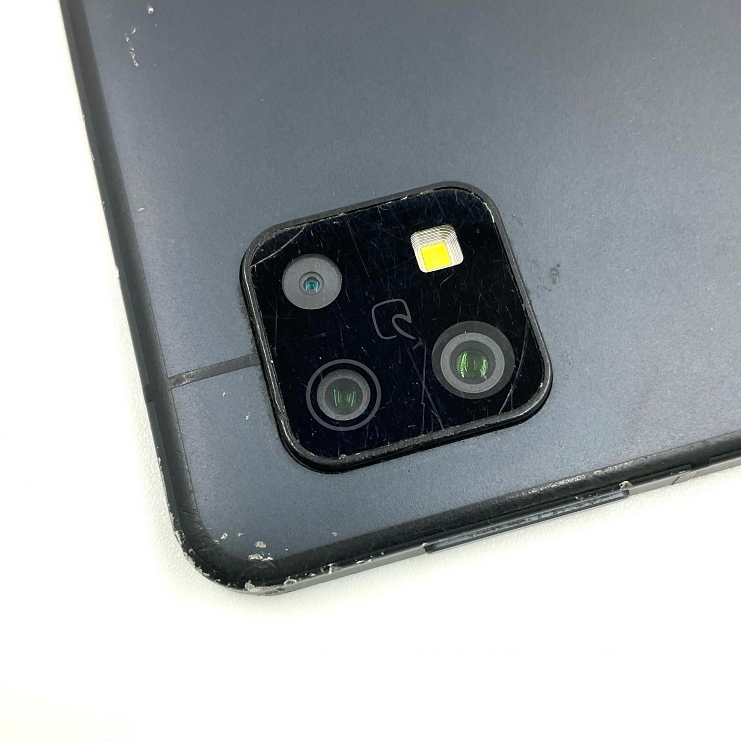 【最速発送】SHARP AQUOS sense6 64GB ブラック docomo SH-54B 白ロム【難有】