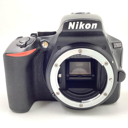 【全額返金保証】【最速発送】Nikon デジタル一眼 D5600 ボディ ブラック 動作確認済