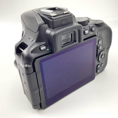 【全額返金保証】【最速発送】Nikon デジタル一眼 D5600 ボディ ブラック 動作確認済