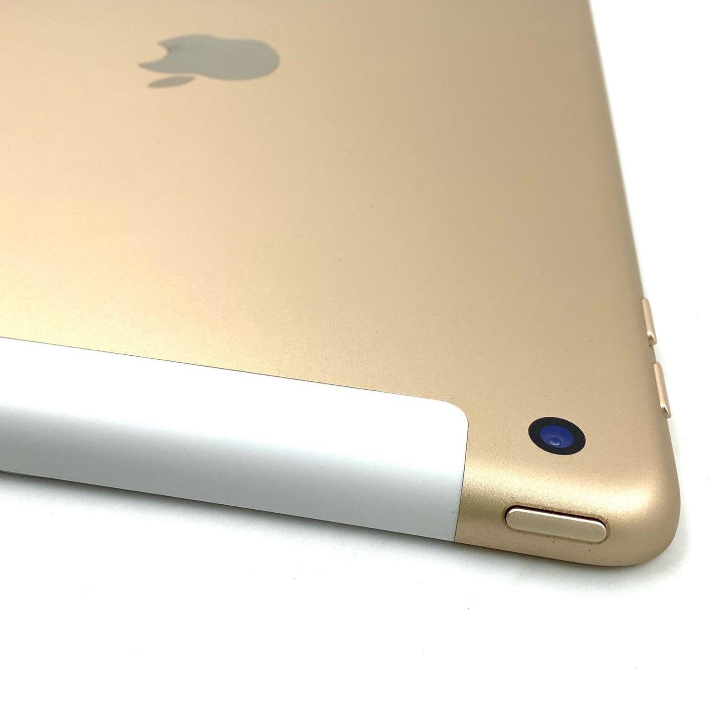 【全額返金保証】【最速発送】Apple iPad iPad 9.7インチ 第5世代 32GB ゴールド WiFi+Cellular docomo 白ロム 動作確認済