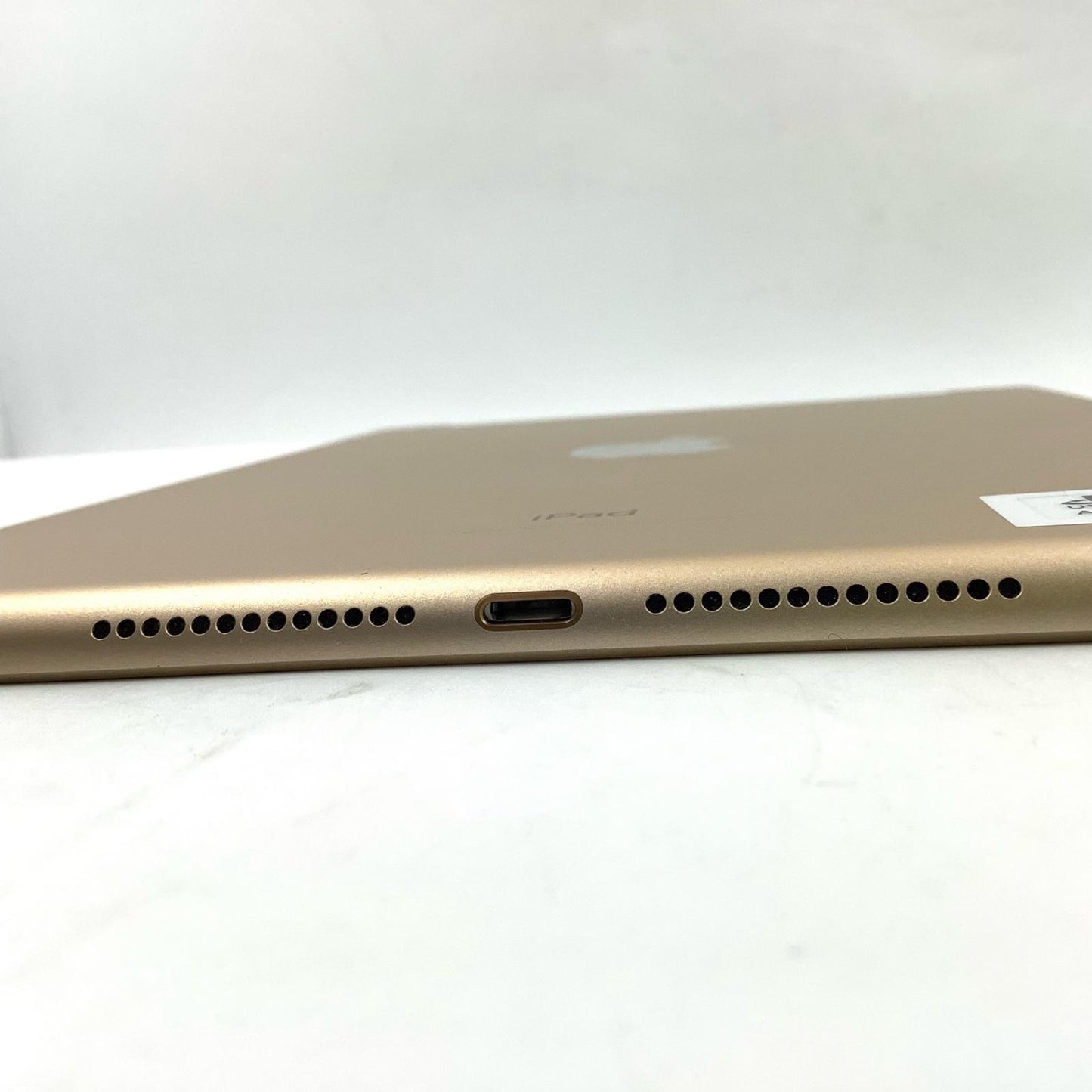 【全額返金保証】【最速発送】Apple iPad iPad 9.7インチ 第5世代 32GB ゴールド WiFi+Cellular docomo 白ロム 動作確認済