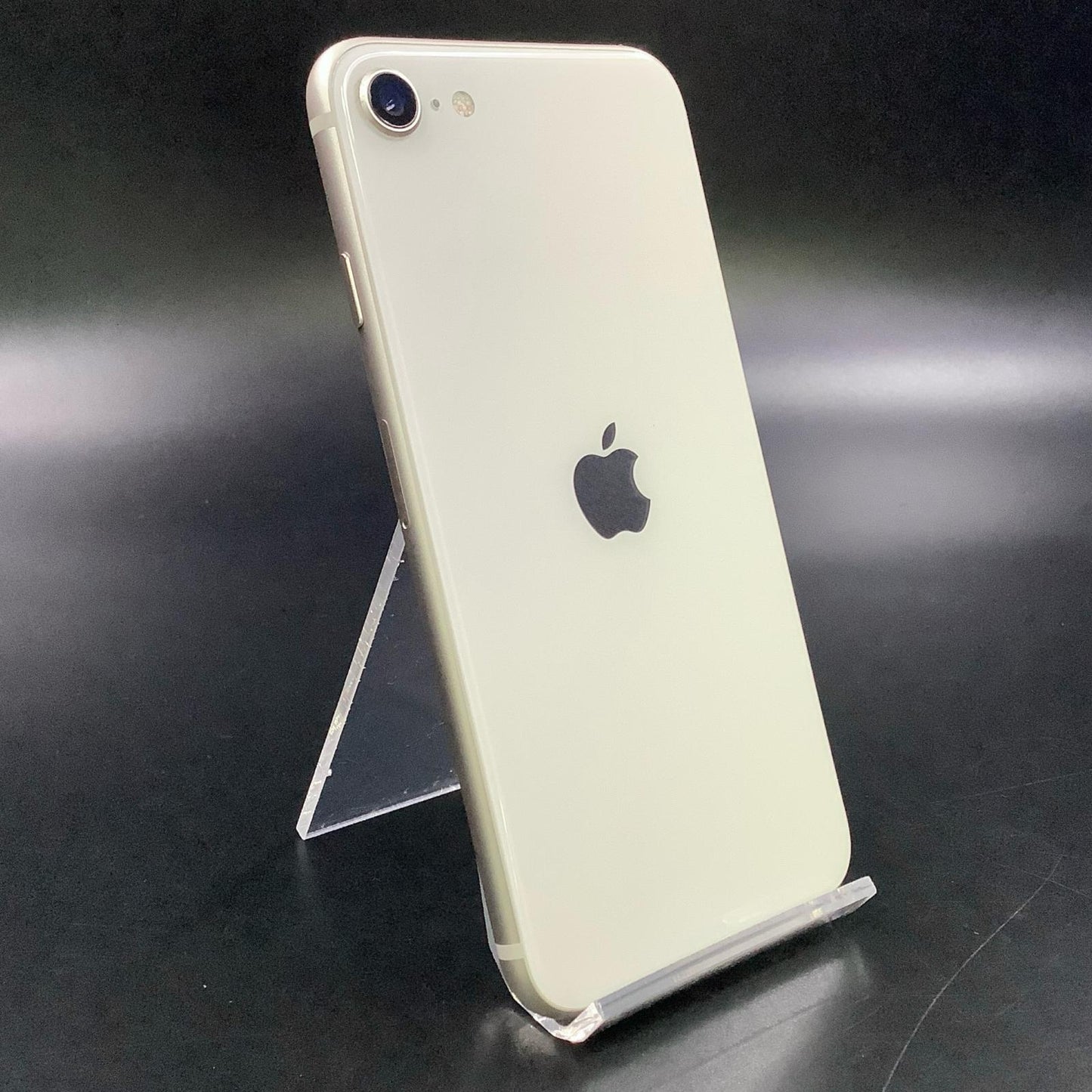 【全額返金保証】【最速発送】Apple iPhone iPhone SE（第3世代） 64GB スターライト docomo 白ロム 動作確認済 81%