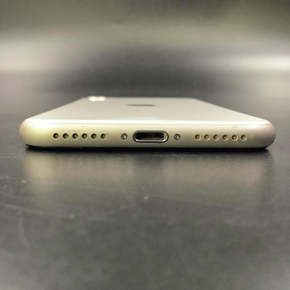 【全額返金保証】【最速発送】Apple iPhone iPhone SE（第3世代） 64GB スターライト docomo 白ロム 動作確認済 81%