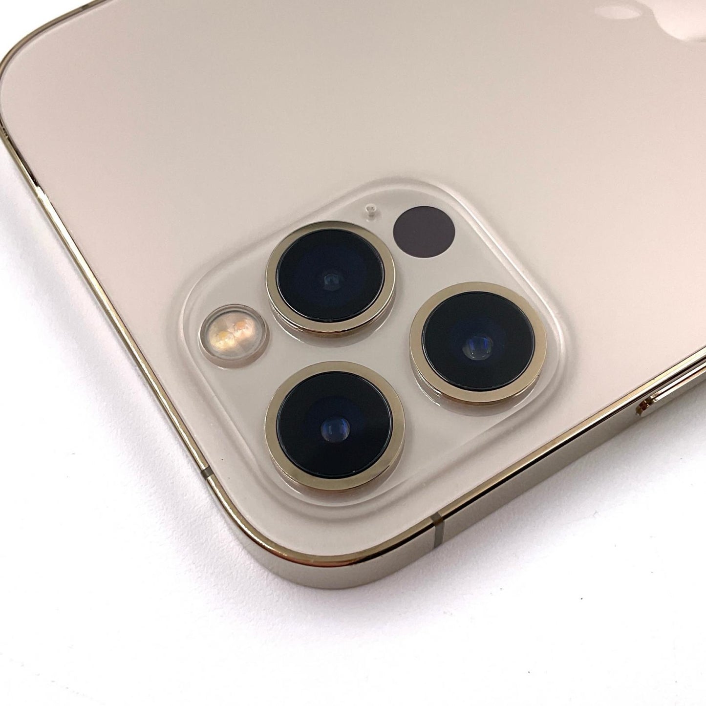 【全額返金保証】【最速発送】Apple iPhone iPhone 12 Pro 256GB ゴールド au 白ロム 動作確認済 86%