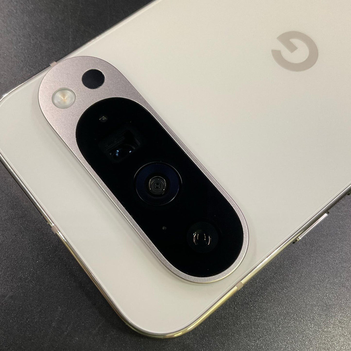 【全額返金保証】【最速発送】Google Pixel 9 Pro 128GB Porcelain（ポーセリン） SIMフリー GWVK6 白ロム 超美品 動作確認済