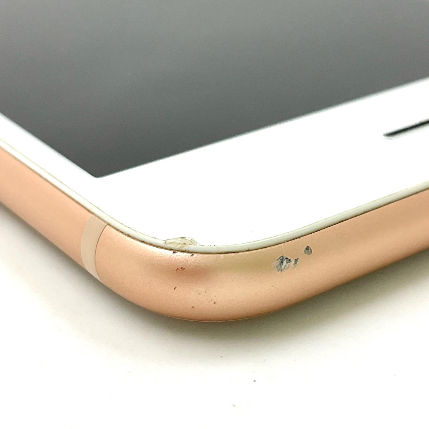 【全額返金保証】【最速発送】Apple iPhone iPhone 8 64GB ゴールド docomo 白ロム 動作確認済 79%