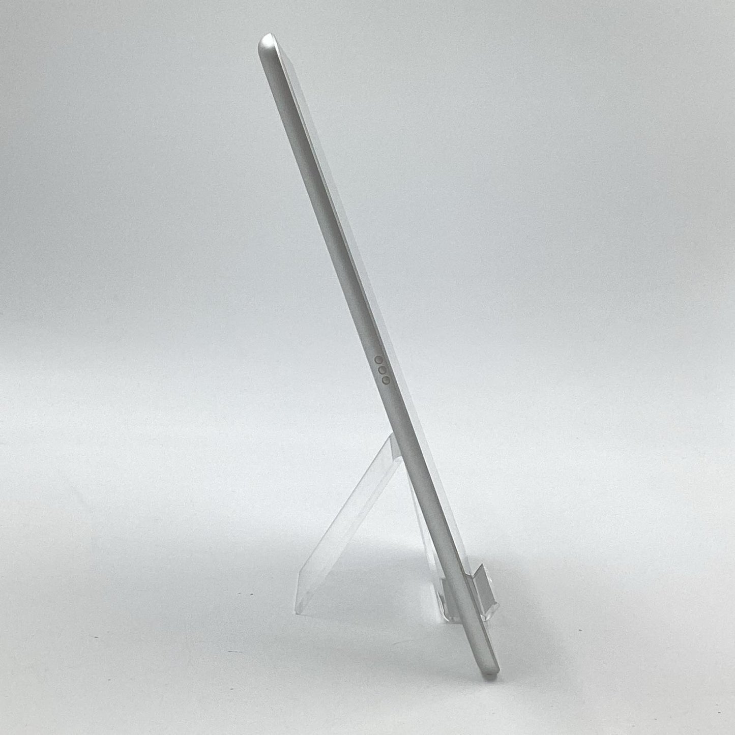 【全額返金保証】【最速発送】Apple iPad iPad 10.2インチ 第9世代 64GB シルバー WiFi+Cellular au 白ロム 美品 動作確認済