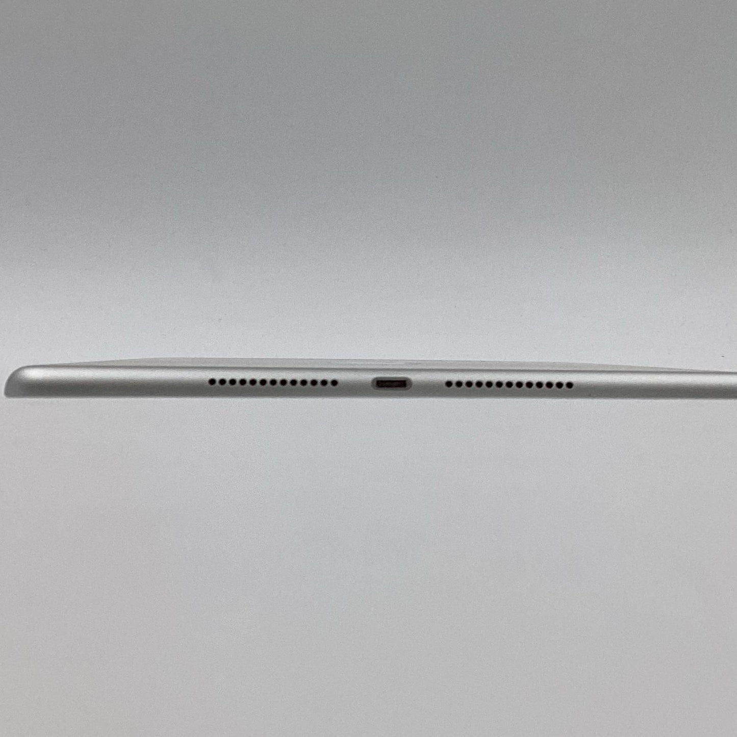 【全額返金保証】【最速発送】Apple iPad iPad 10.2インチ 第9世代 64GB シルバー WiFi+Cellular au 白ロム 美品 動作確認済