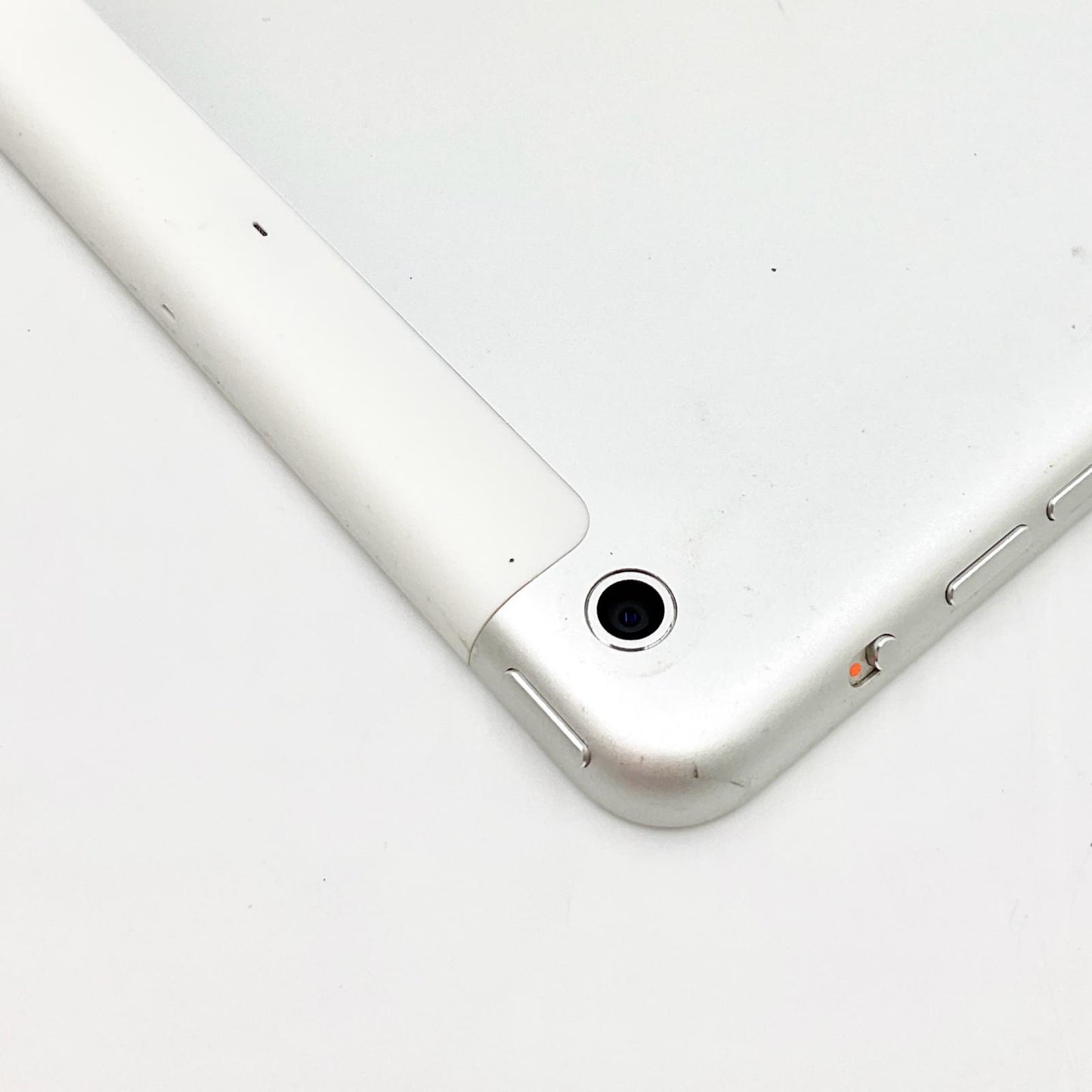 【全額返金保証】【最速発送】Apple iPad mini 7.9インチ 第2世代 16GB シルバー WiFi+Cellular au 白ロム 動作確認済