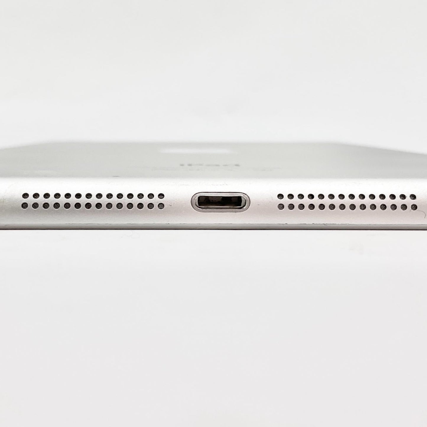 【全額返金保証】【最速発送】Apple iPad mini 7.9インチ 第2世代 16GB シルバー WiFi+Cellular au 白ロム 動作確認済