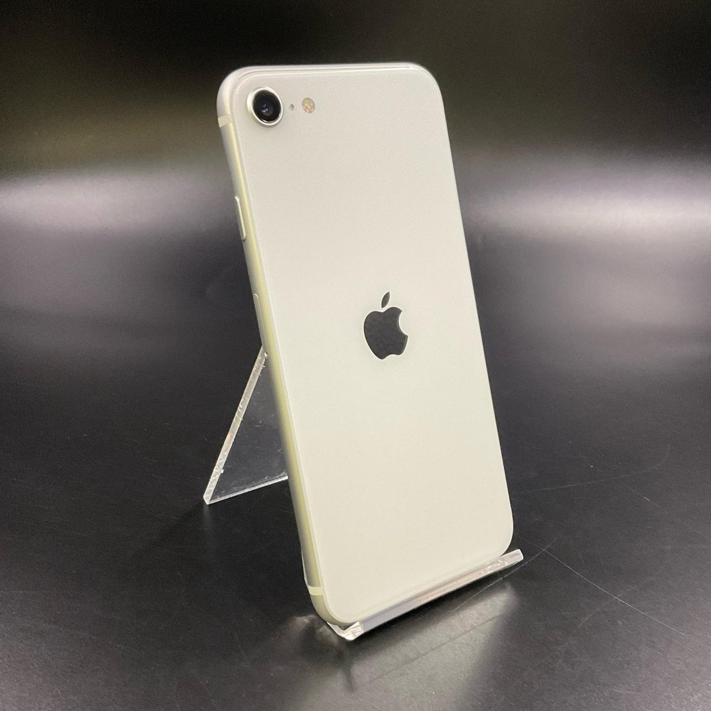 【全額返金保証】【最速発送】Apple iPhone iPhone SE（第2世代） 64GB ホワイト docomo 白ロム 動作確認済 80%