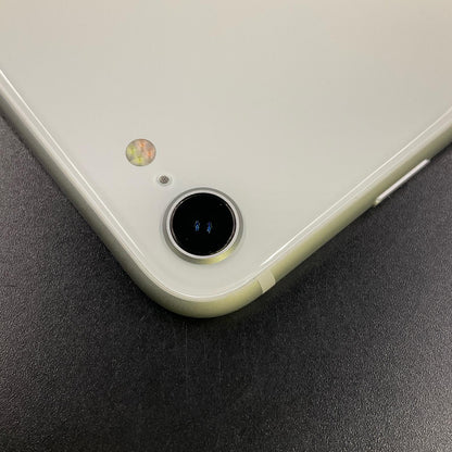 【全額返金保証】【最速発送】Apple iPhone iPhone SE（第2世代） 64GB ホワイト docomo 白ロム 動作確認済 80%