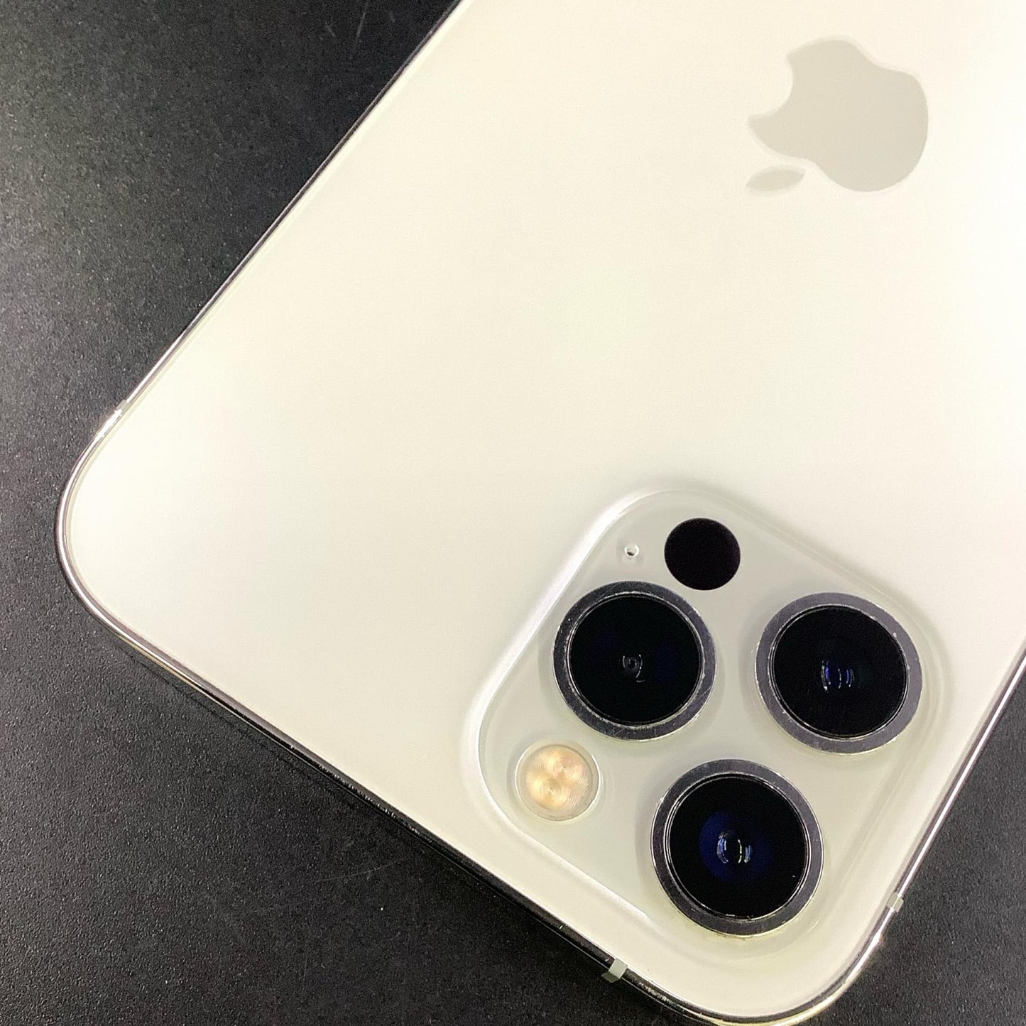 【全額返金保証】【最速発送】Apple iPhone iPhone 12 Pro 256GB シルバー SIMフリー 白ロム 動作確認済 79%