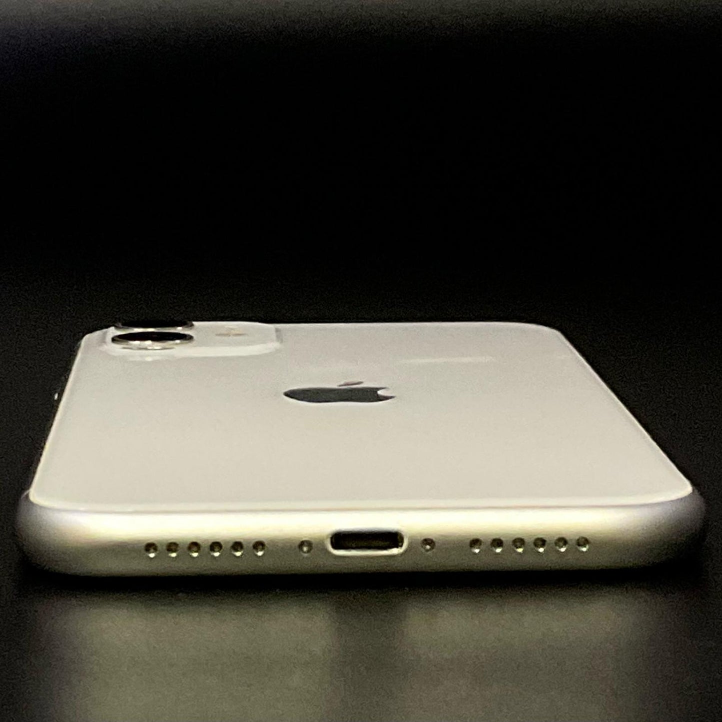 【全額返金保証】【最速発送】Apple iPhone iPhone 11 128GB ホワイト au SIMフリー 白ロム 動作確認済 72%