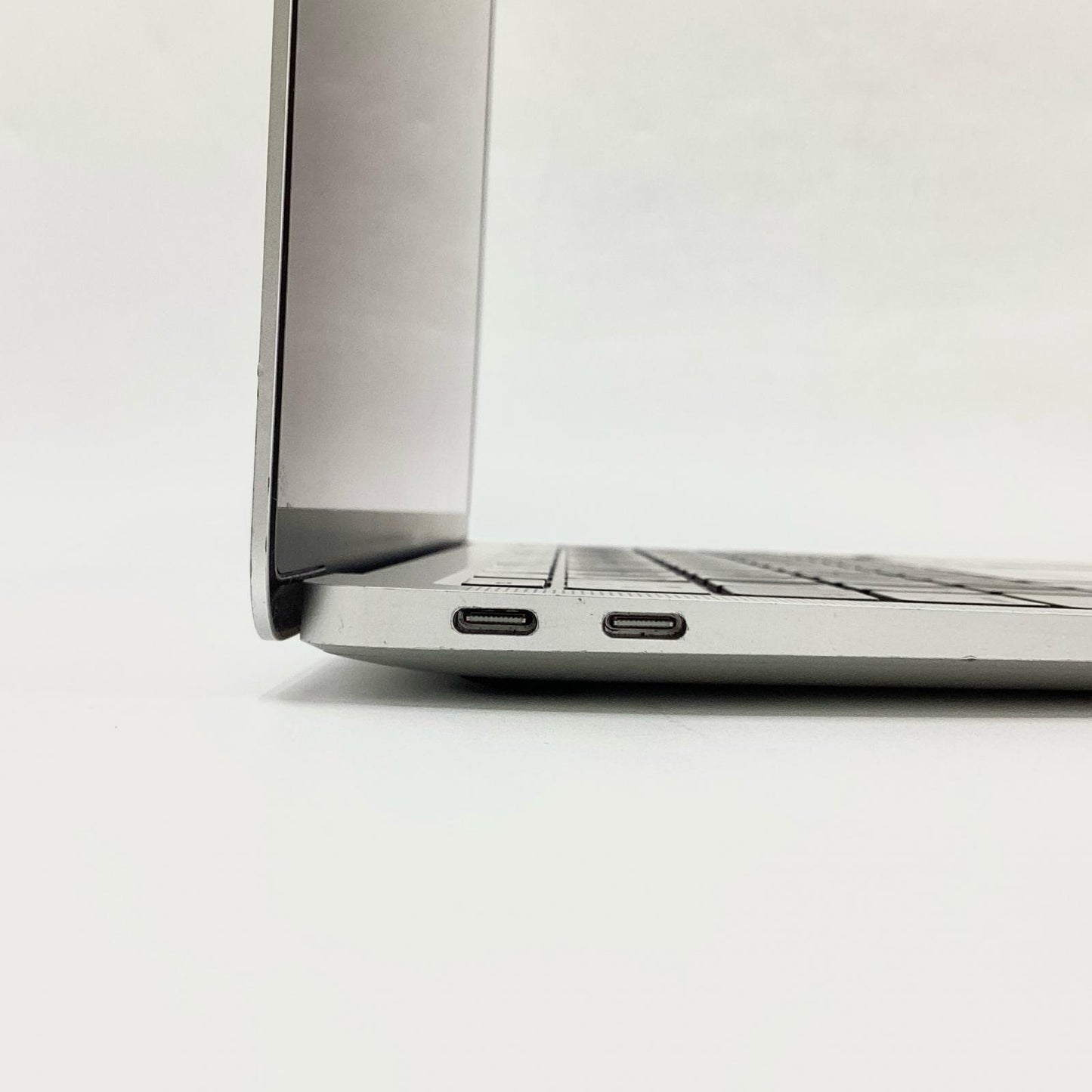 【全額返金保証】【最速発送】Apple MacBook Air Air 13インチ 2020 Apple M1 8GB SSD 512GB シルバー 92% 動作確認済