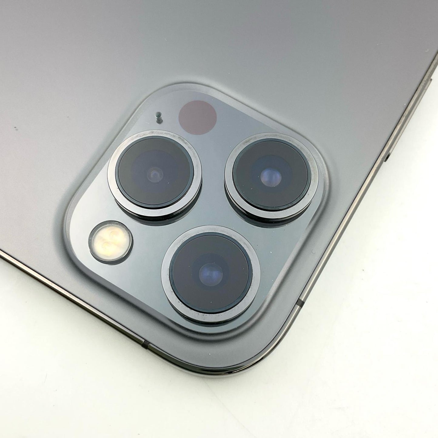 【全額返金保証】【最速発送】Apple iPhone iPhone 12 Pro Max 256GB グラファイト docomo SIMフリー 白ロム 動作確認済 81%