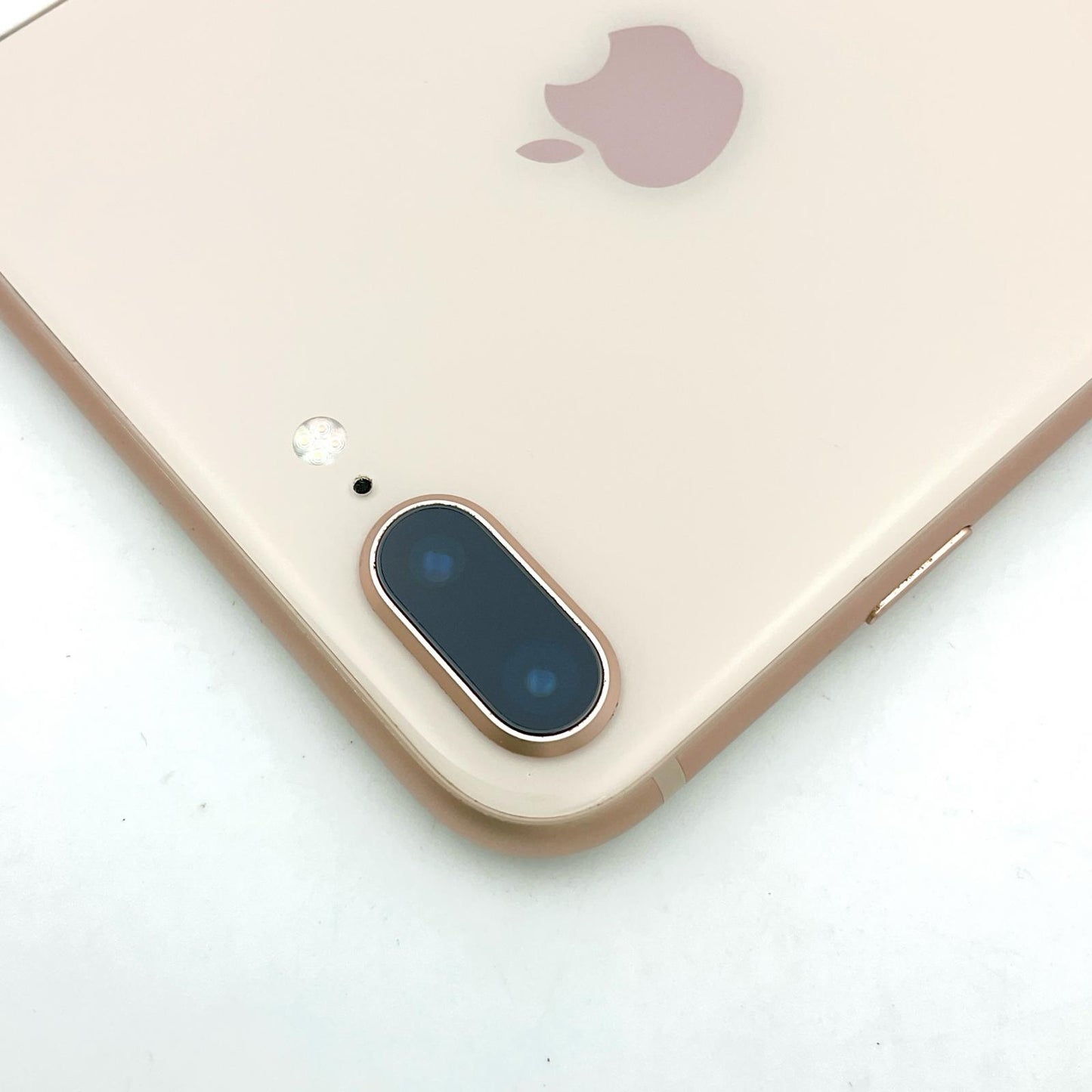【全額返金保証】【最速発送】Apple iPhone iPhone 8 Plus 64GB ゴールド au SIMフリー 白ロム 動作確認済 83%