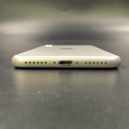 【全額返金保証】【最速発送】Apple iPhone iPhone SE（第3世代） 64GB スターライト SIMフリー 白ロム 美品 動作確認済 85%