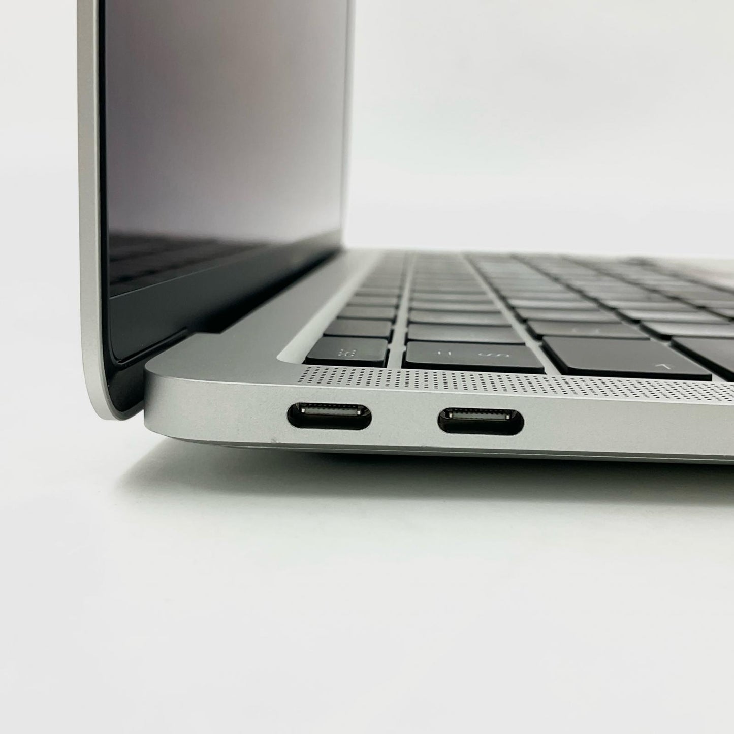 【全額返金保証】【最速発送】Apple MacBook Air 13インチ 2020 Apple M1 8GB M.2 SSD 256GB シルバー 88% 美品 動作確認済